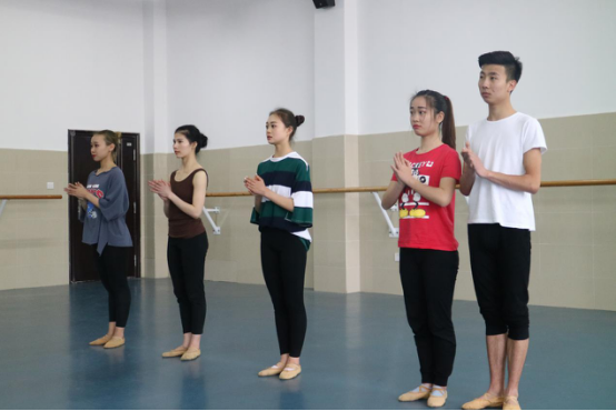 舞青春色彩 创江职未来2137.jpg