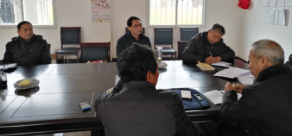 扶贫工作组走访调研03.jpg