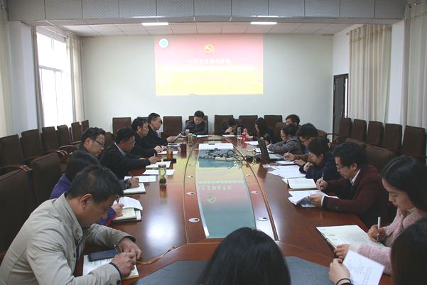 思政课座谈会05-4-4.jpg