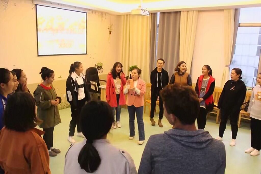 新疆少数民族学生主题团辅活动.jpg