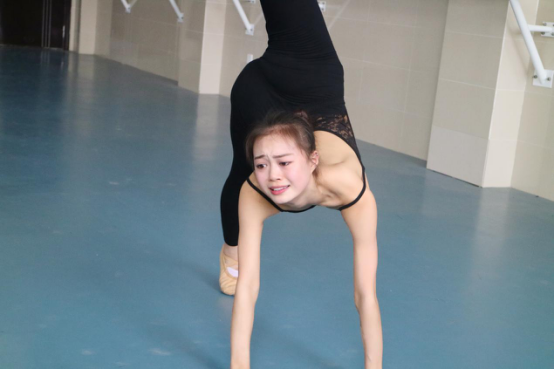 舞青春色彩 创江职未来822.jpg